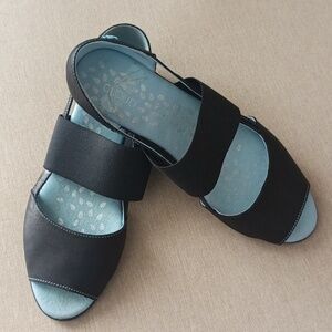 Cloud Footwear CANARY SANDAL IN BLACK LEATHER